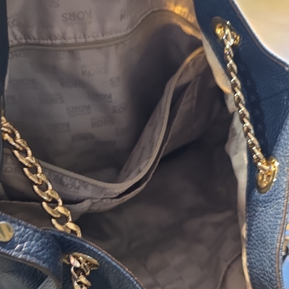 Leather Shoulder Bag with Gold Chain Strap - Navy With Matching Wallet - Picture 4 of 6